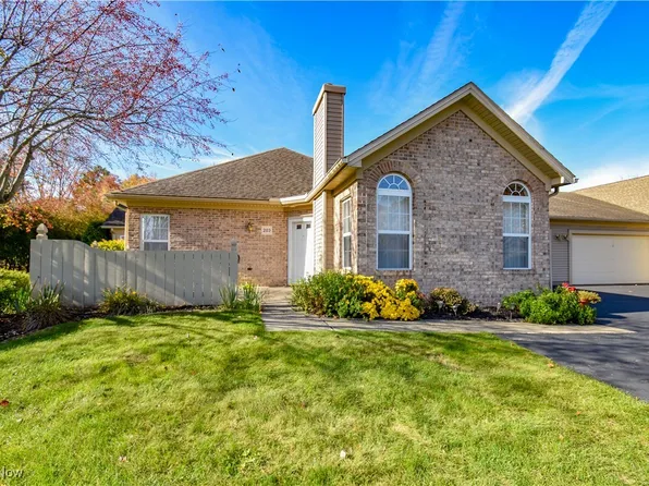 203 Willow Brook Dr NE, Warren, OH 44483