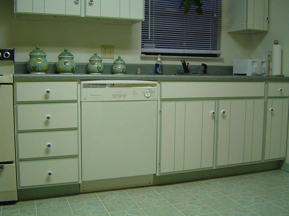 2nd image of 1104 Apple St