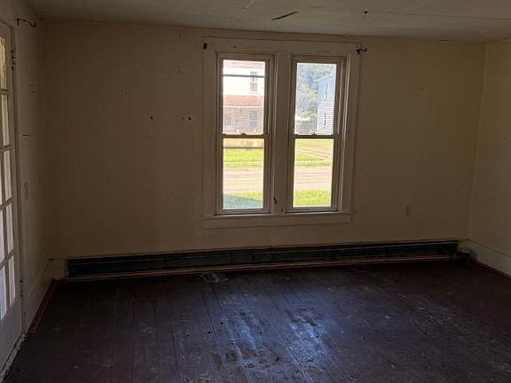 4th image of 30 Franklin St #8