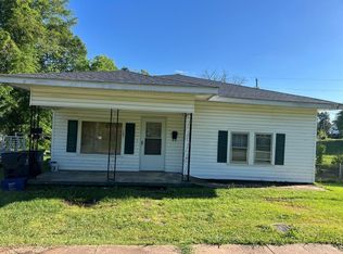 105 Railroad St, Abbeville, SC 29620