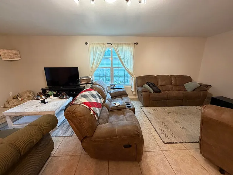 138 Adams St — Photo 8