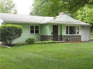 177 Meadowdale Dr, Gates, NY 14624