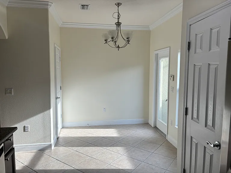 14116 Oakham St — Photo 5