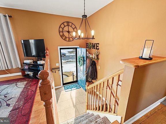 3rd image of 10 Wexford Rd