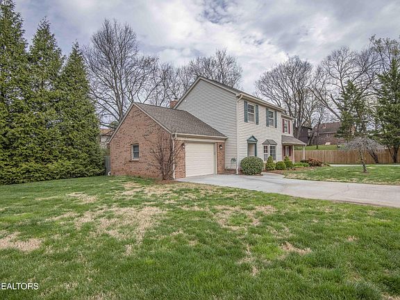 4th image of 4427 Washington Ct