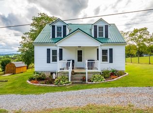 305 S Petunia Rd, Wytheville, VA 24382
