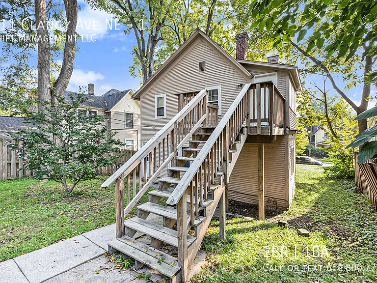 811 Clancy Ave NE #1 — Photo 16