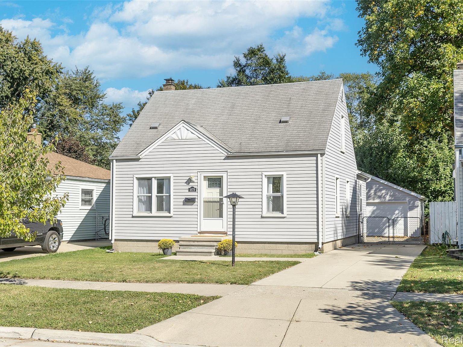 4679 Mayfair St, Dearborn Heights, MI 48125 | Zillow
