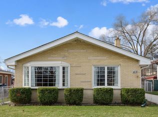 416 W Commonwealth Ln, Elmhurst, IL 60126