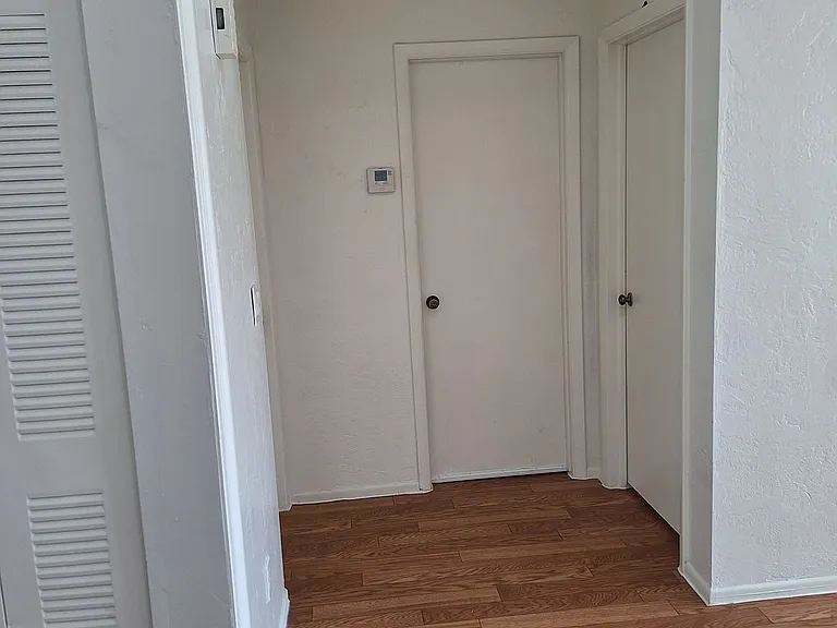 15590 Riverwood Ln — Photo 5