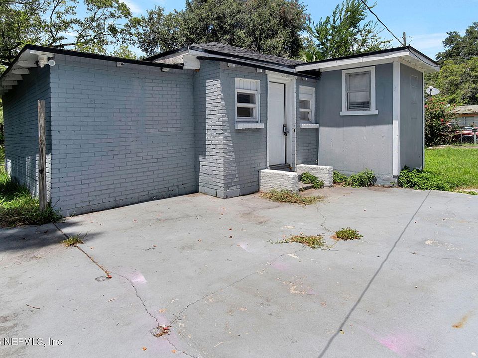 1st image of 1044 W 28TH Street