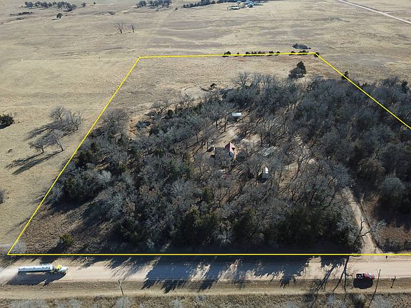 4th image of 265161 E County Road 40