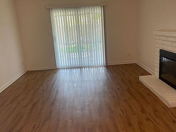3rd image of 1716 Sandalwood Dr