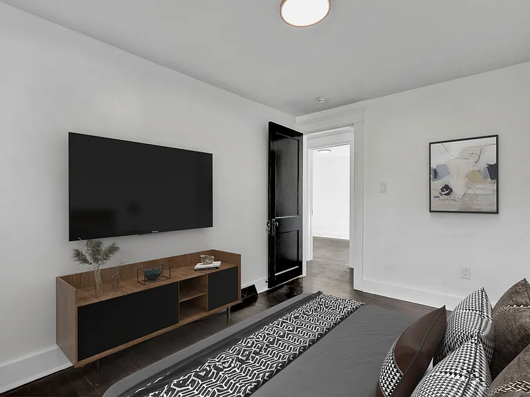 1428 E Cesar E Chavez Ave — Photo 15