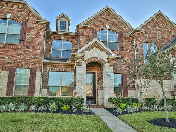 Gorgeous Stone and Brick elevation