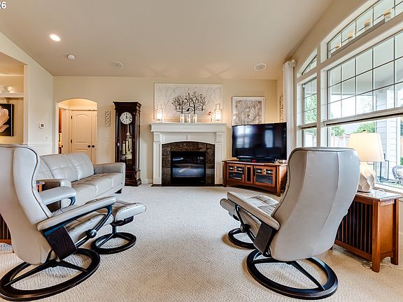 5th image of 1016 Fieldcrest Ave