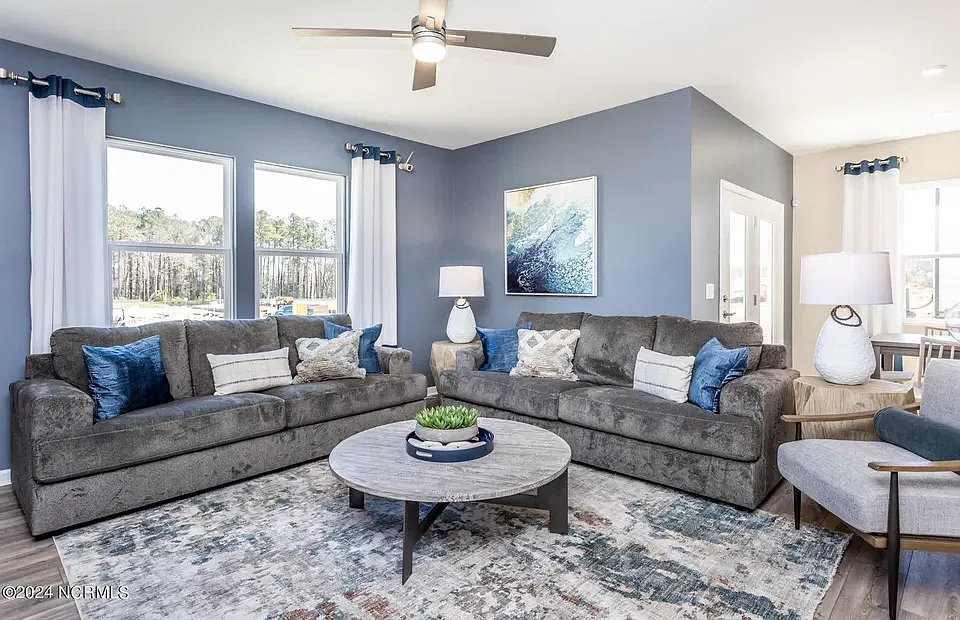 4 bed, 1775 sqft, $2,100 — Photo 2