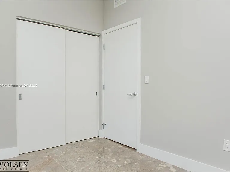 16385 Biscayne Blvd #2615 — Photo 31