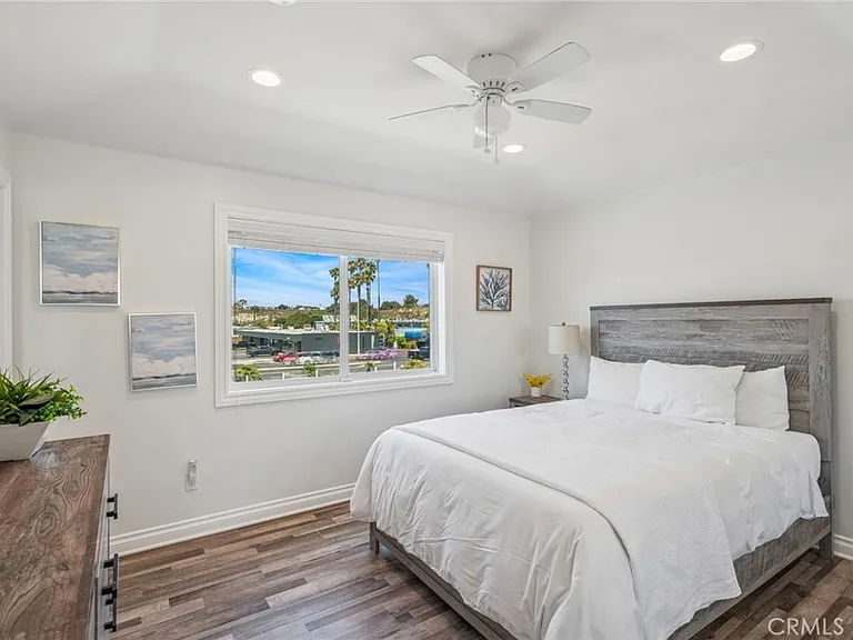 6111 Seashore Dr — Photo 29
