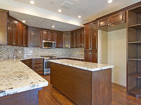 3rd image of 40380 Heirloom Ct