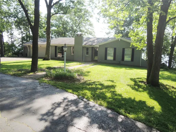 15 Denzel Dr, Greenville, IL 62246