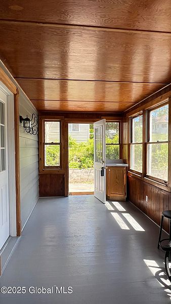 2nd image of 209 Hudson Ave East