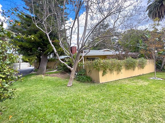 2nd image of 2440 El Molino Ave #2444