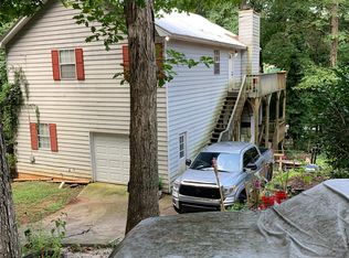 703 Lake Dr, Snellville, GA 30039