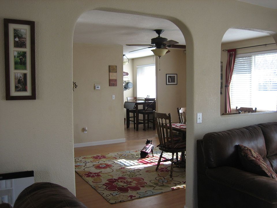 2nd image of 1525 W Arkansas Ave