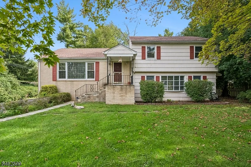 4 bed, 3.0 bath, $5,200 — Photo 2