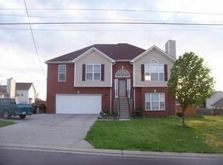 1708 Chris Dr, La Vergne, TN 37086