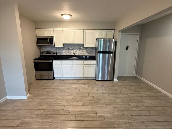 3rd image of 156 Bull Hill Ln #2-5
