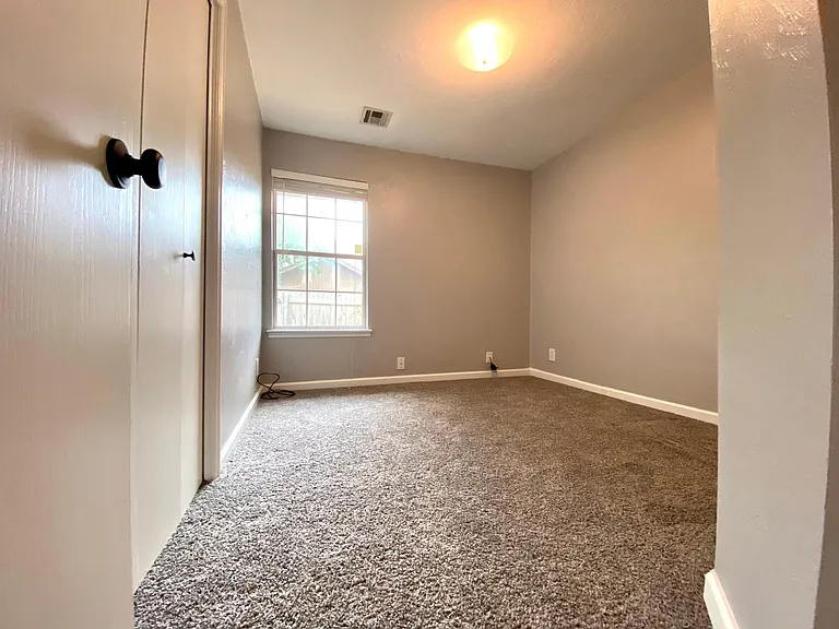 1020 Pruett Dr — Photo 9