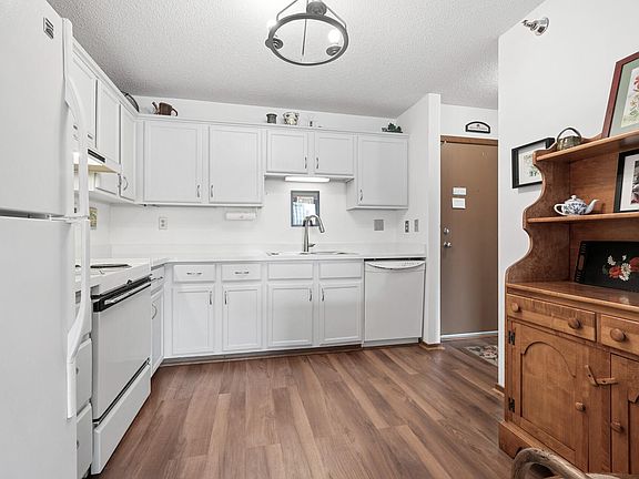 5th image of 66 9th St Unit 1711