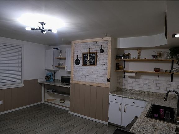3rd image of 9966 Broadway St