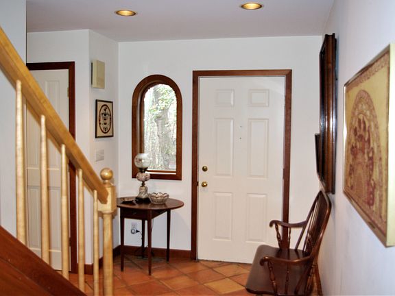 2nd image of 35 Brynmoor Ct