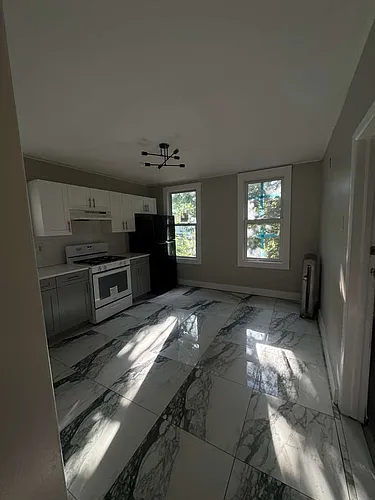 75 Chelsea Ave Photo 1