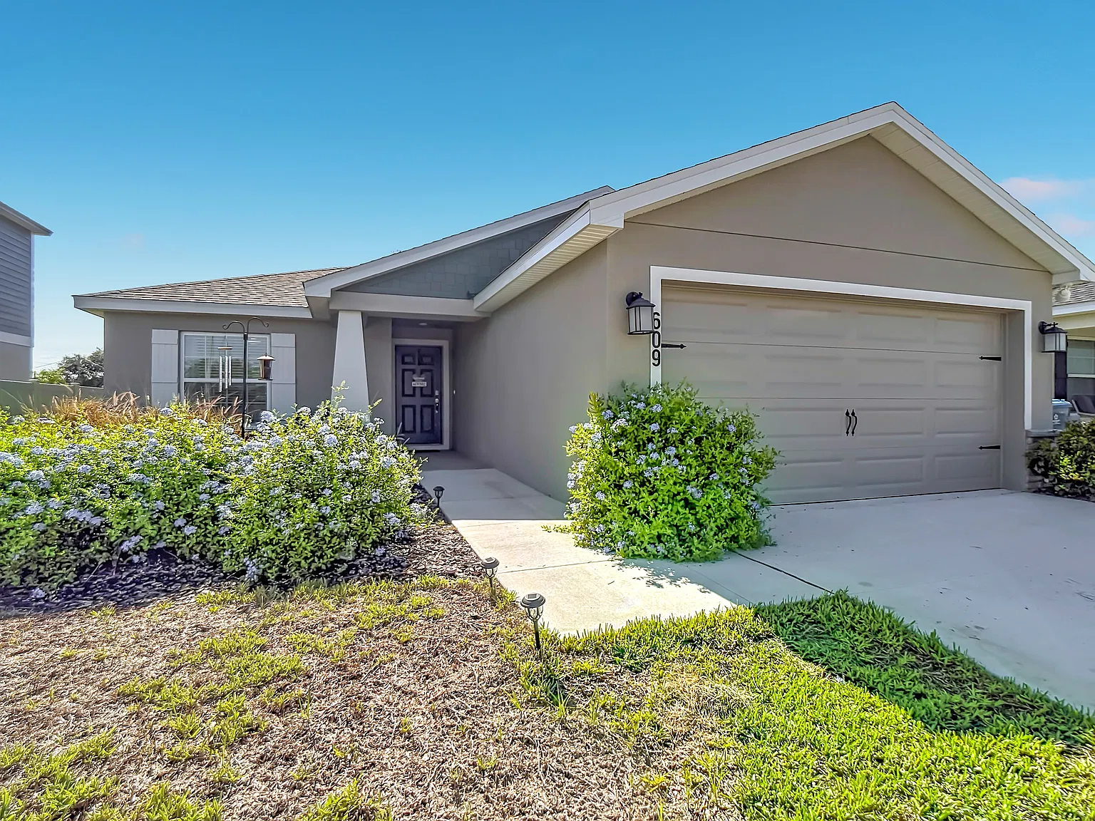 4 bed, 1597 sqft, $2,150 — Photo 2