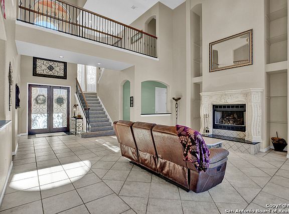 4th image of 232 River Chase Dr