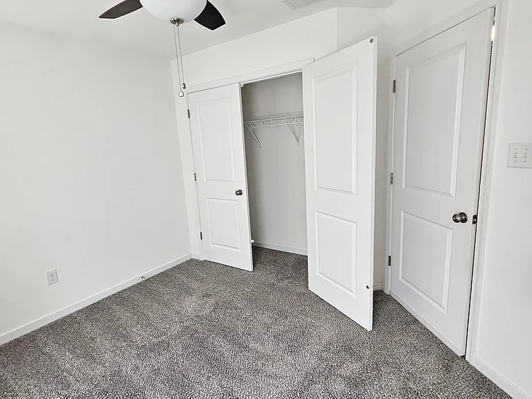 Bed room 3 closet