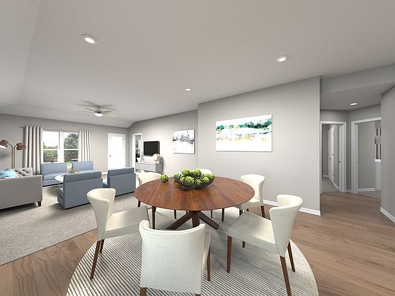 Enjoy family dinner in the Cascade dining room.