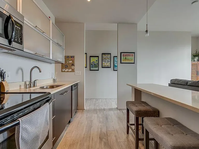 2115 Yeaman Pl #313 — Photo 2