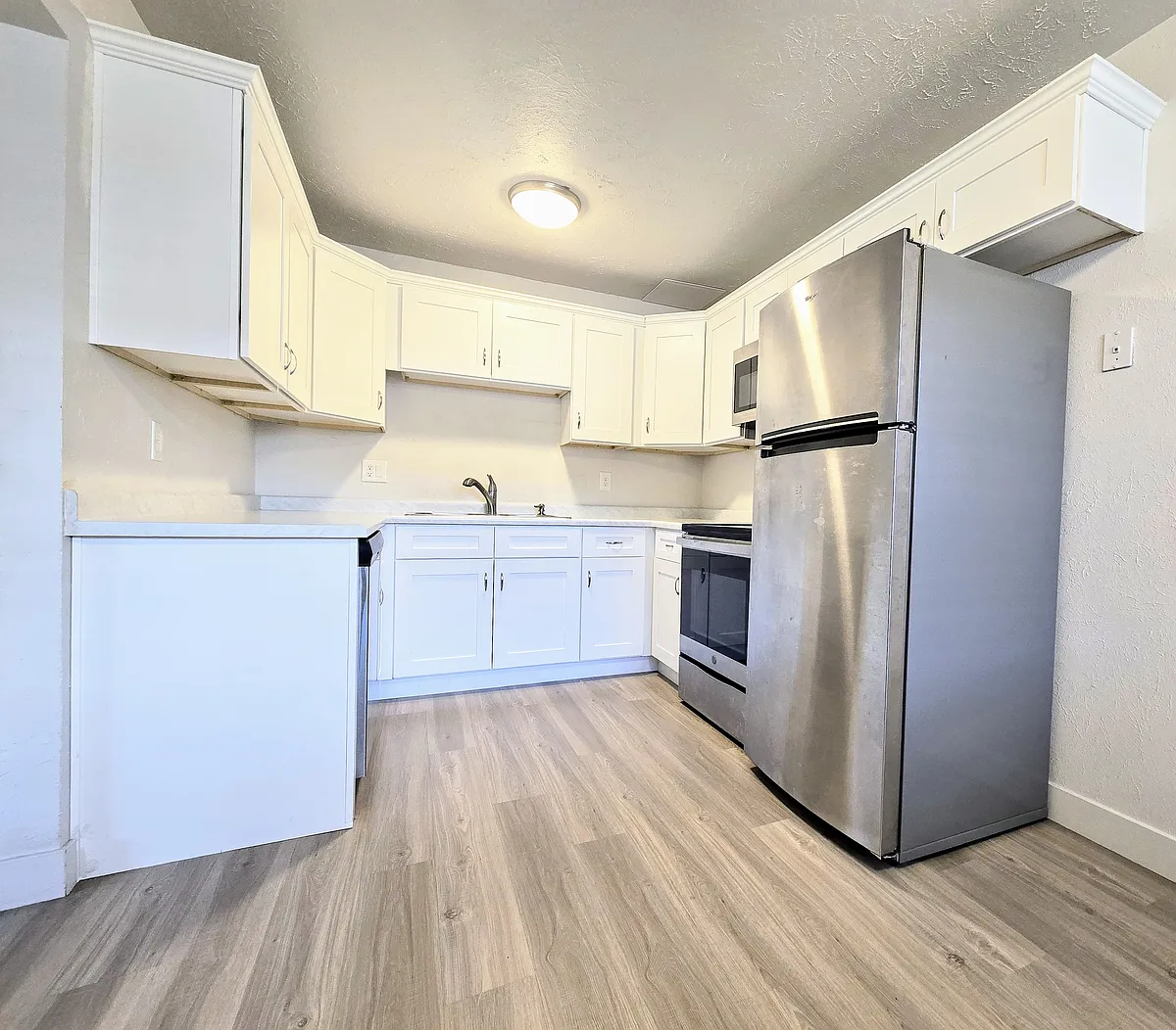 Building Photo - 8709 S 620 E #8707