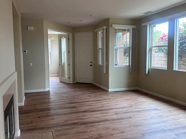 102 Shoreline Dr — Photo 5