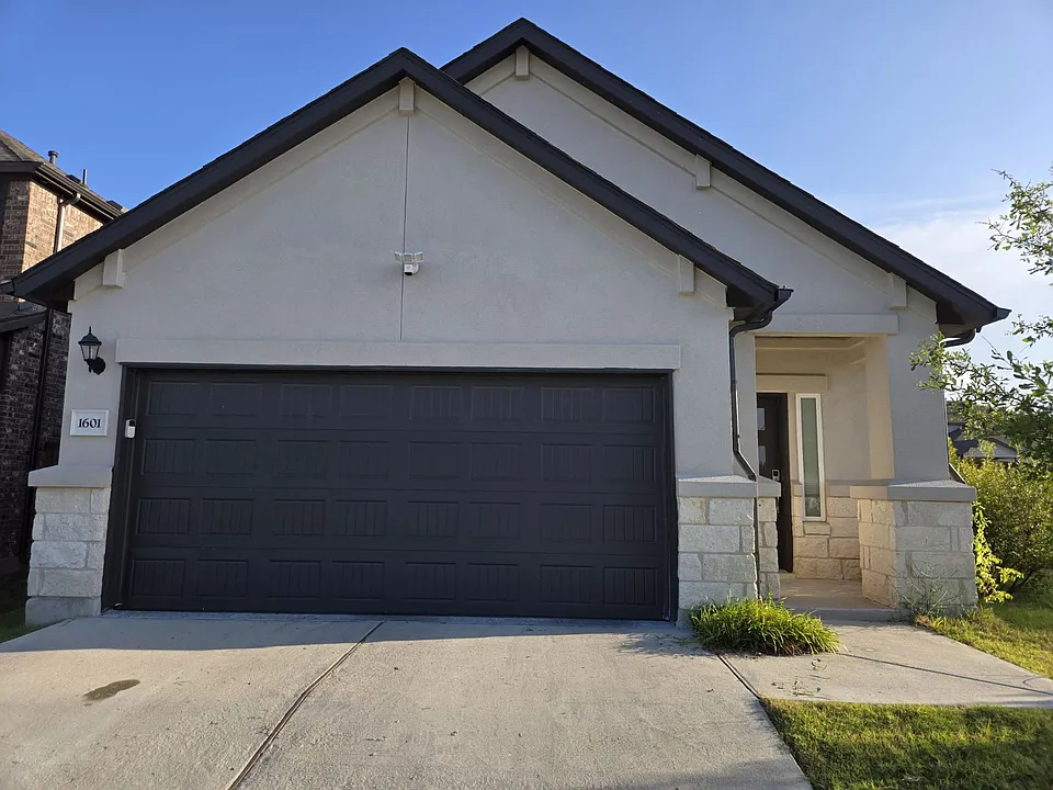 1601 Alana Falls Ave