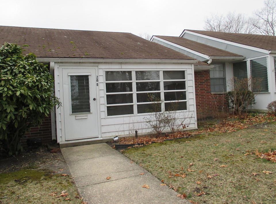 1st image of 28B Buckingham Dr #100B