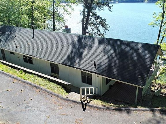 5th image of 900 Oak Dr