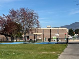 2717 Howard Ave, Medford, OR