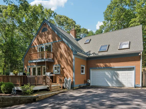 1745 Bayview Ave, Mattituck, NY 11952