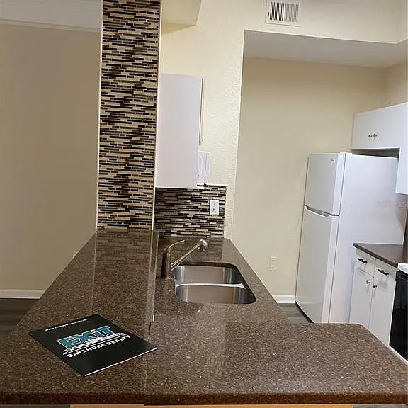 17110 Carrington Park Dr #830 — Photo 5